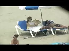 Siyah erkekler oynamak uyuyan kardesini sikiyor