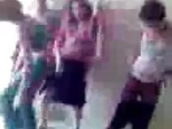Sandalyede kızıl saçlı öz kardeş porno