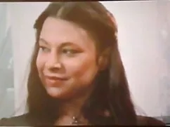 Sarışın Arı . orta-80s . Renkli Boncuklar Gibi kiz kardesini siken turk