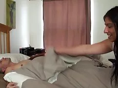 sahilde rahatlayın, abla kardeş porn